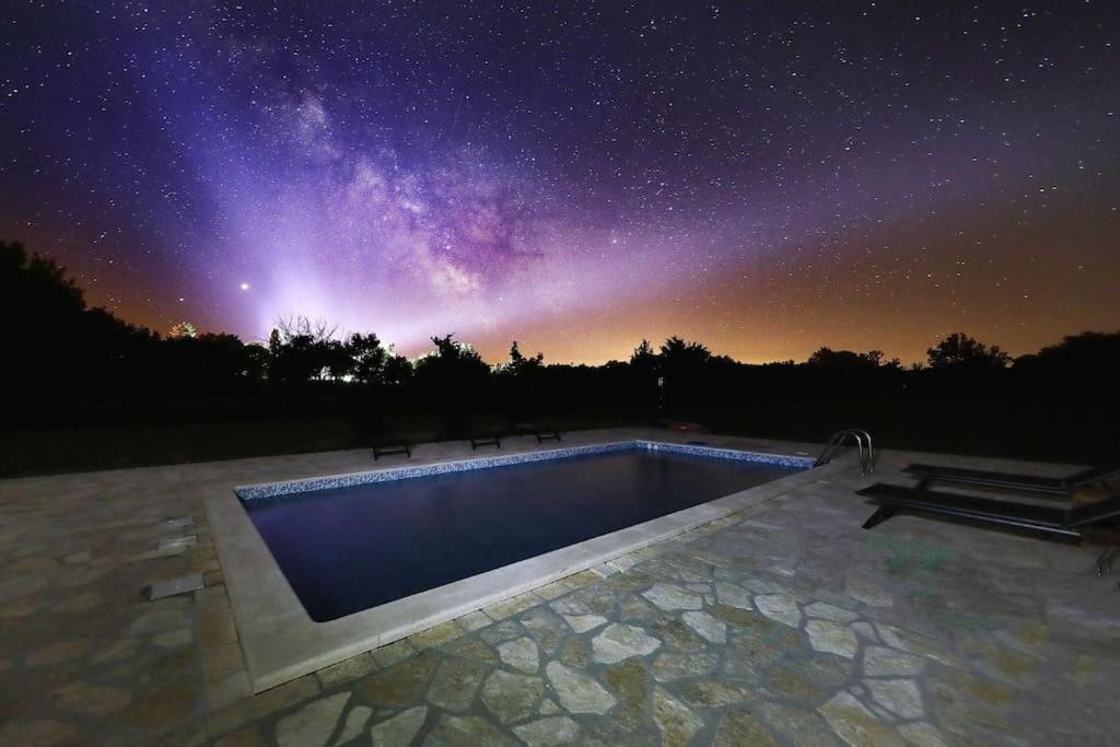 Holiday House Aurora Borealis Ervenik Eksteriør billede